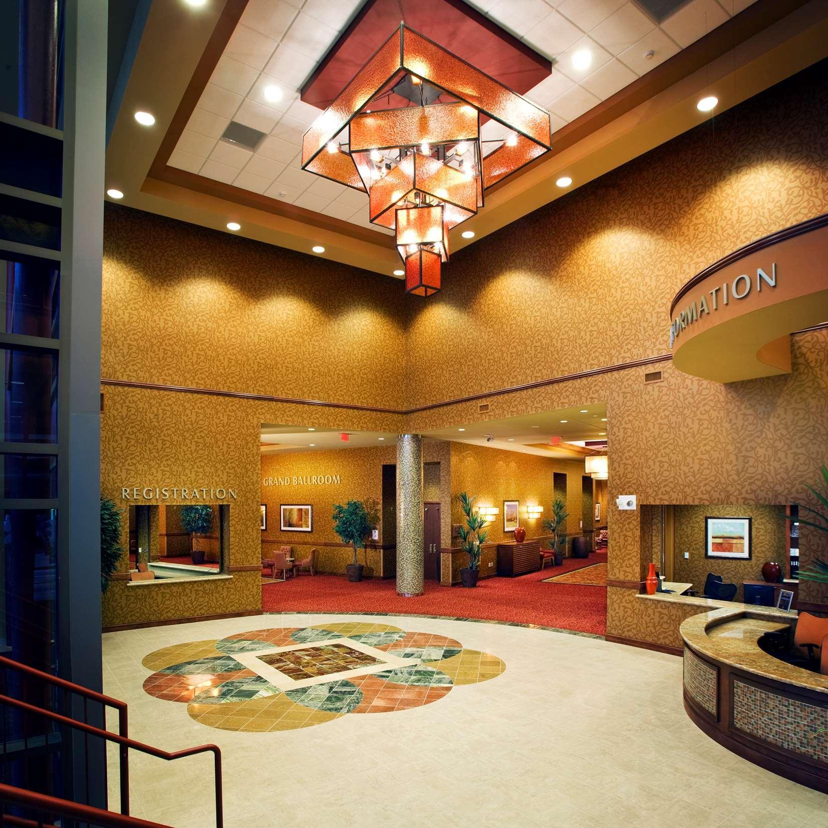 Embassy Suites East Peoria Hotel And Riverfront Conference Center Interior photo